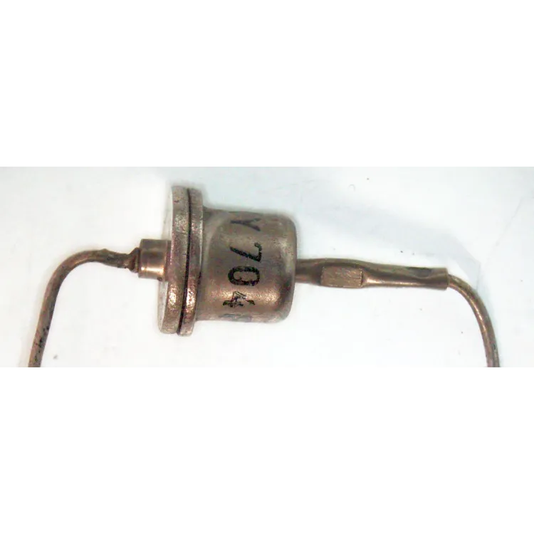 KY704 F