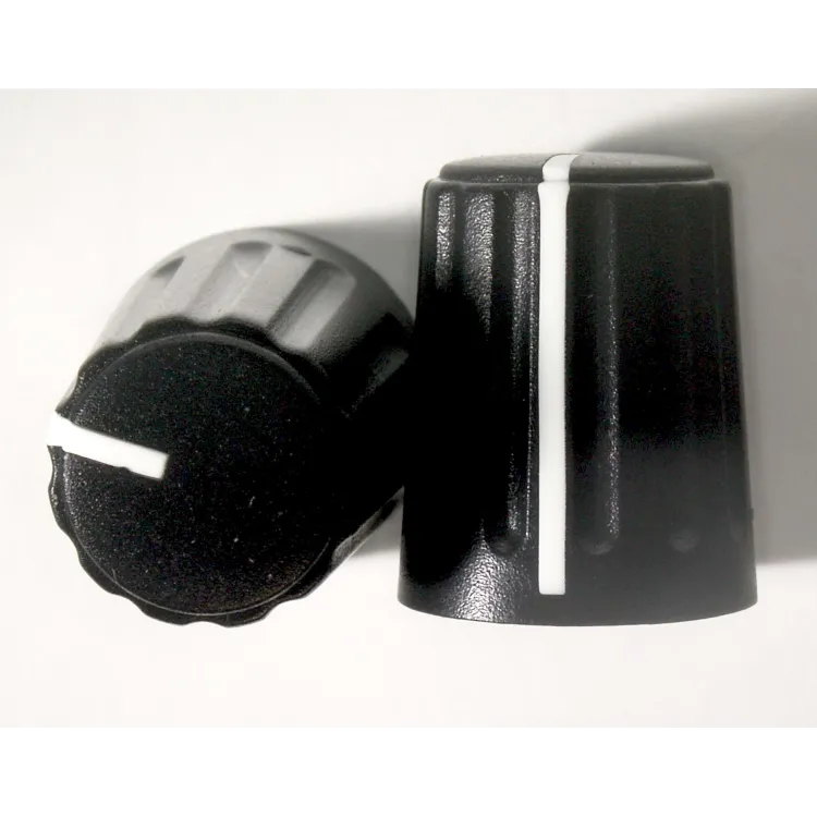 Knoflík 6mm FI-13,5/6 černý s ryskou